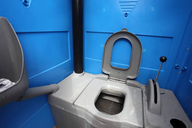 Best Portable Restroom Servicing (Cleaning and Restocking)  in Lindsay, CA